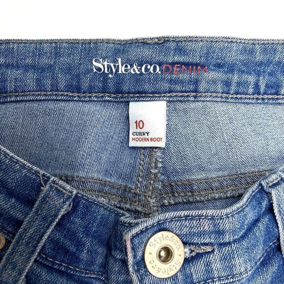 Styel&Co. Curvy Modern Boot Women's size 10 Medium Wash Blue Denim jeans - Picture 3 of 4